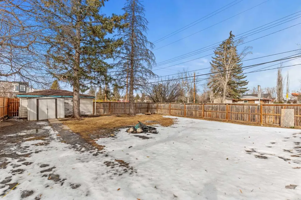 1403 43 Street SW Calgary AB T3E 0Y4