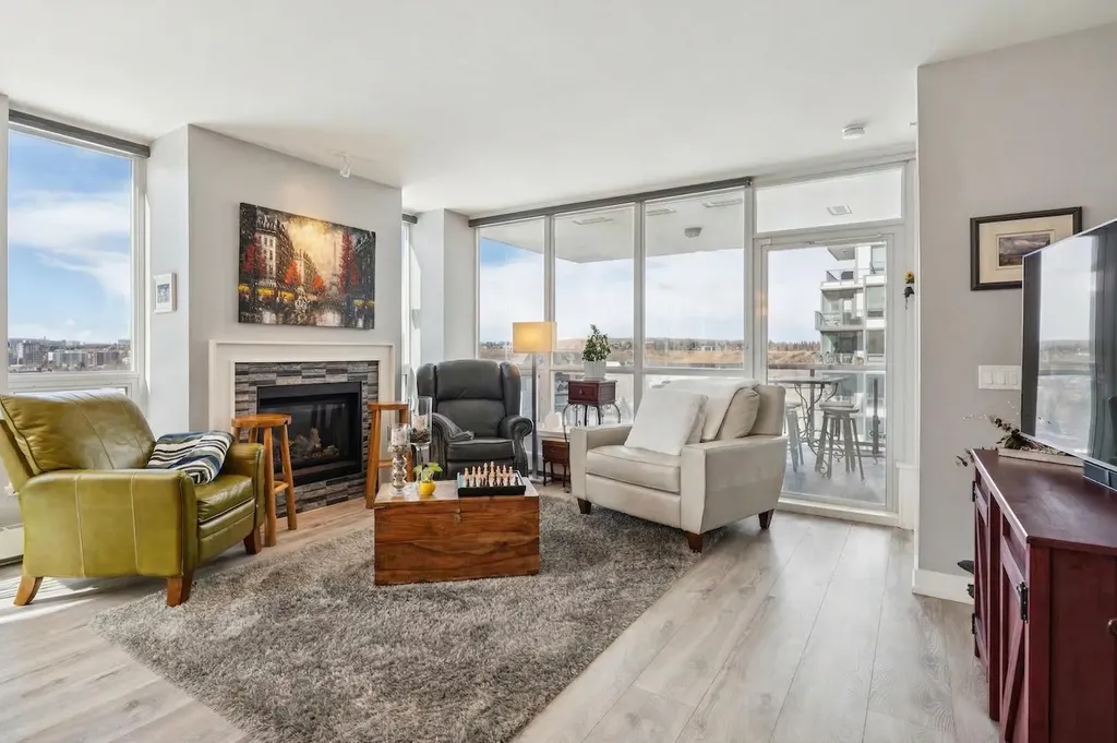 222 Riverfront Avenue SW Calgary AB T2P 0W3
