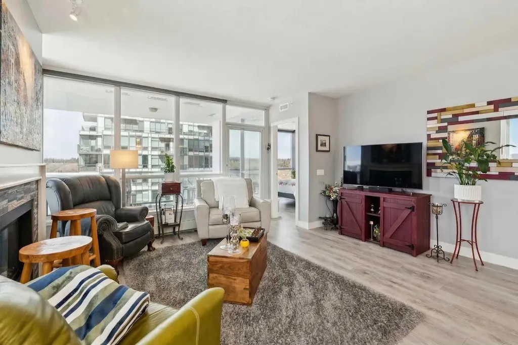 222 Riverfront Avenue SW Calgary AB T2P 0W3