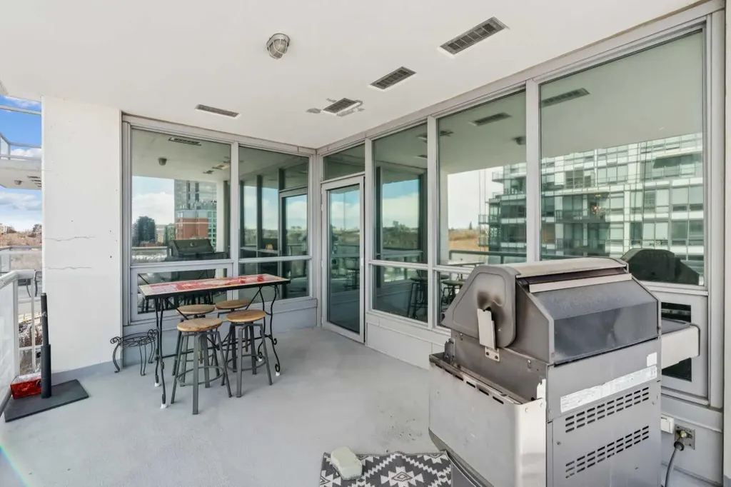 222 Riverfront Avenue SW Calgary AB T2P 0W3