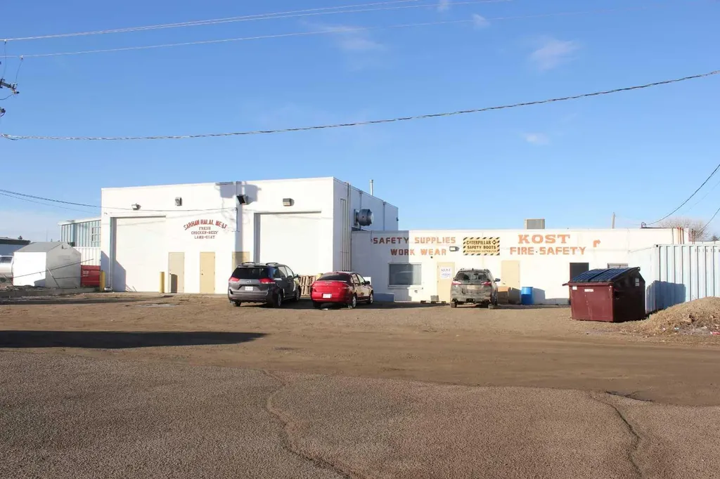 344 8 Street E Brooks AB T1R 0R6