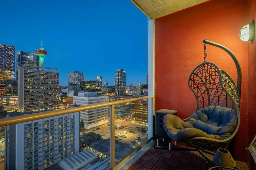 135 13 Avenue SW Calgary AB T2R 0W8