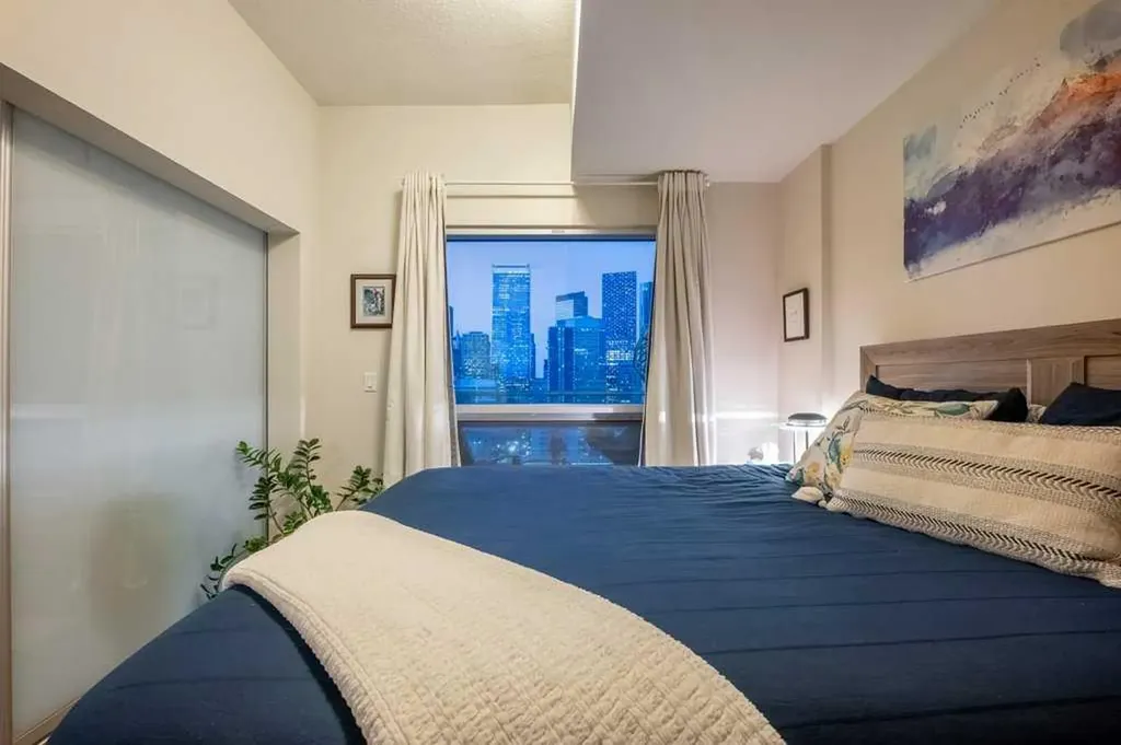 135 13 Avenue SW Calgary AB T2R 0W8