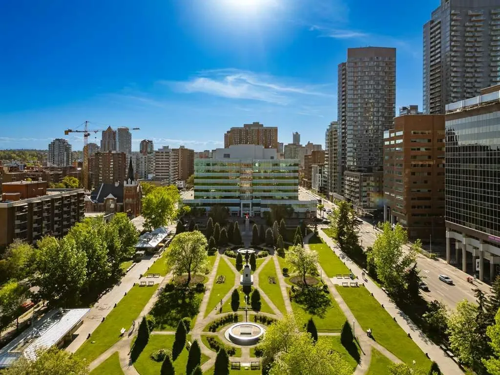135 13 Avenue SW Calgary AB T2R 0W8