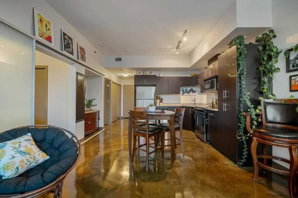 135 13 Avenue SW Calgary AB T2R 0W8