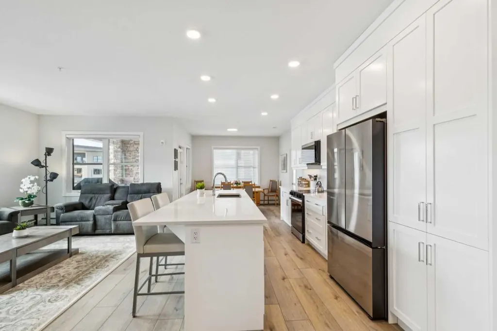125 Wolf Hollow Crescent SE Calgary AB T2X 5W9