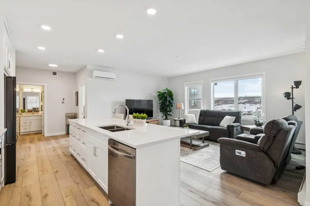 125 Wolf Hollow Crescent SE Calgary AB T2X 5W9