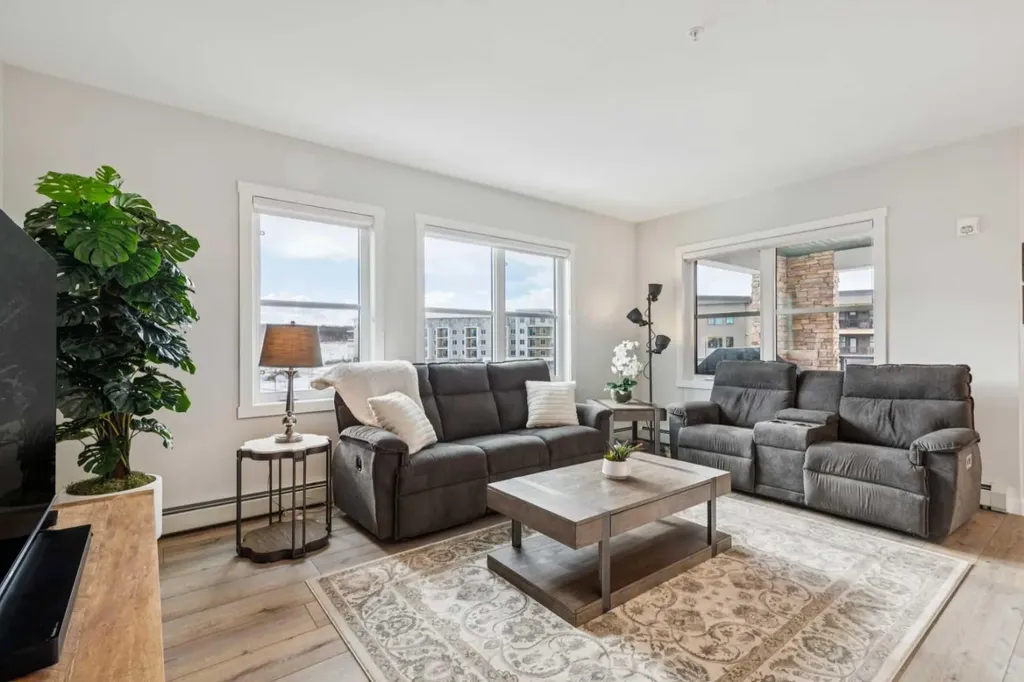 125 Wolf Hollow Crescent SE Calgary AB T2X 5W9