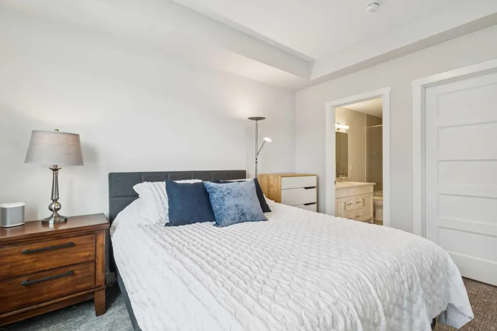 125 Wolf Hollow Crescent SE Calgary AB T2X 5W9