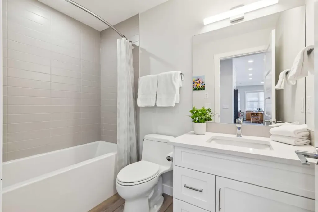 125 Wolf Hollow Crescent SE Calgary AB T2X 5W9
