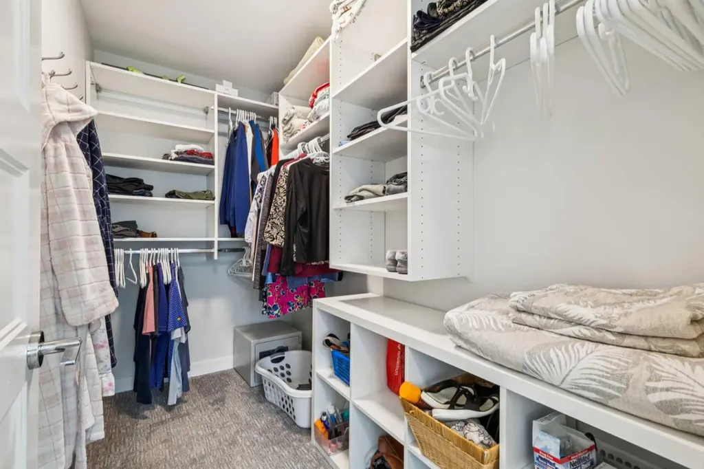 125 Wolf Hollow Crescent SE Calgary AB T2X 5W9
