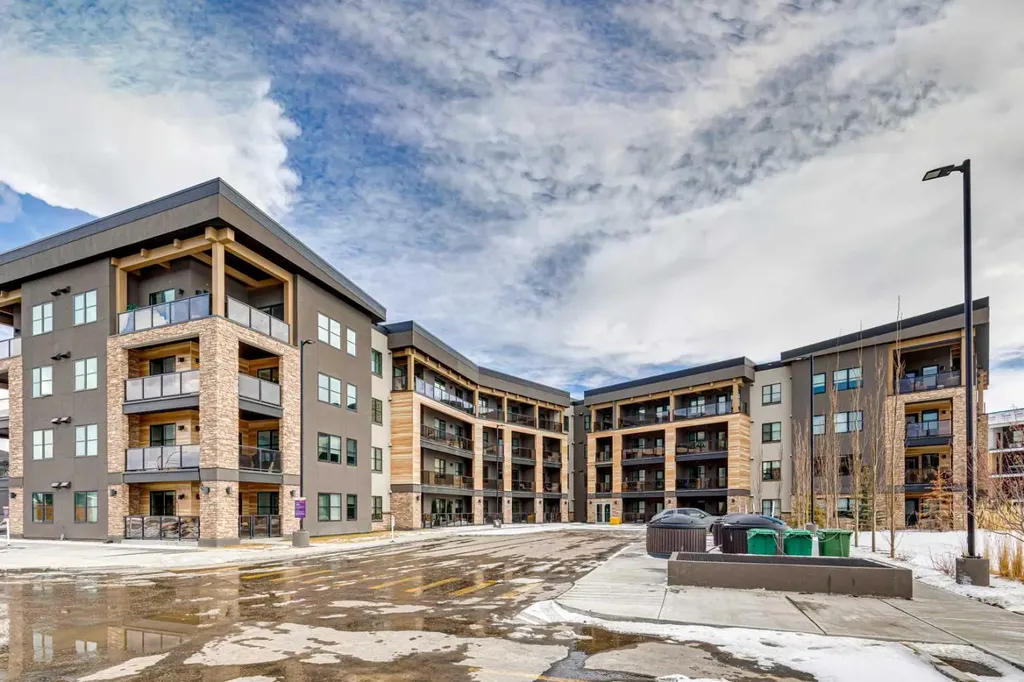 125 Wolf Hollow Crescent SE Calgary AB T2X 5W9