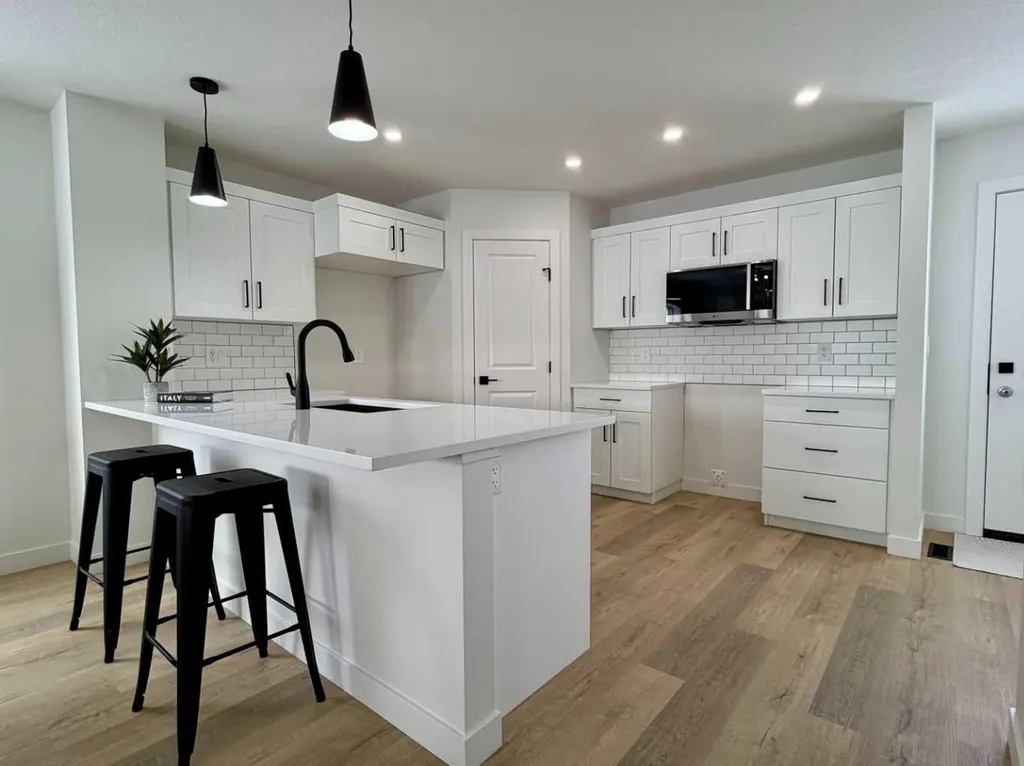 8570 72 Avenue Grande Prairie AB T8X 0N9