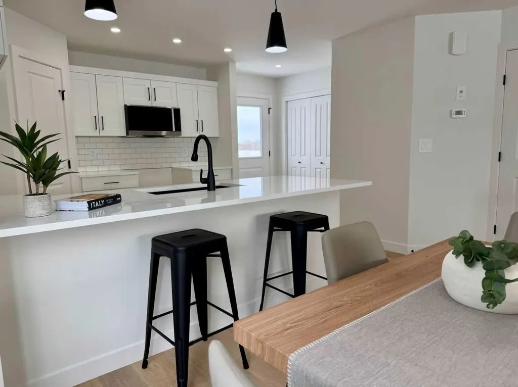 8570 72 Avenue Grande Prairie AB T8X 0N9
