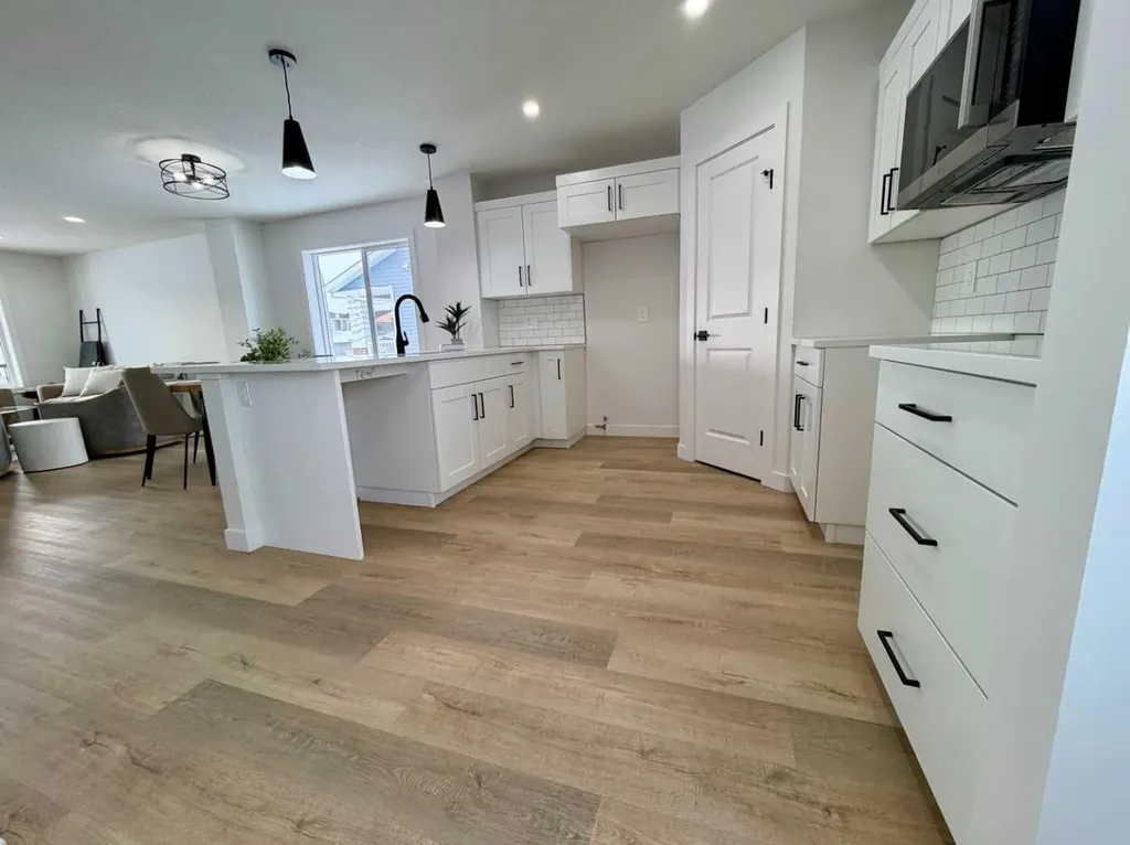 8570 72 Avenue Grande Prairie AB T8X 0N9