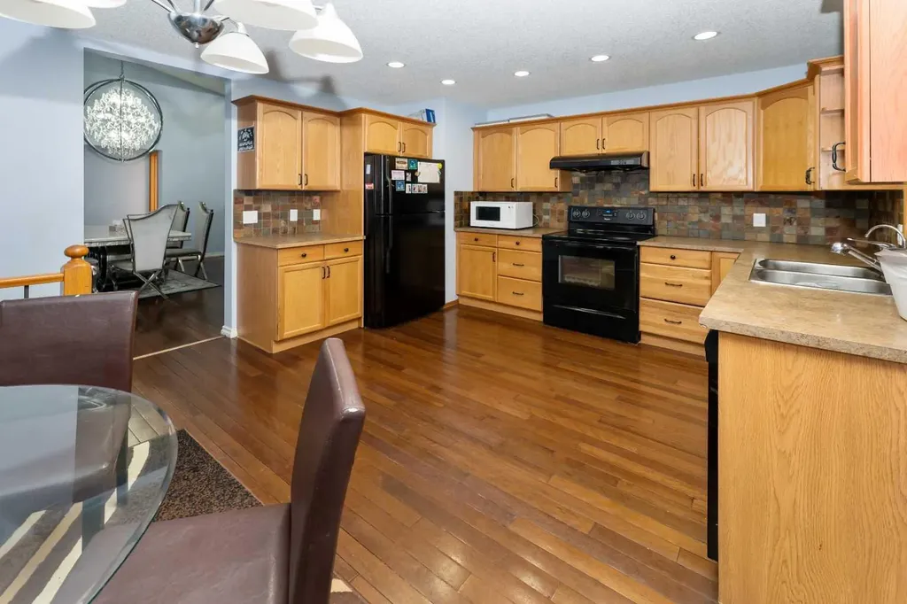 18 Coral Sands Place NE Calgary AB T3J3J3