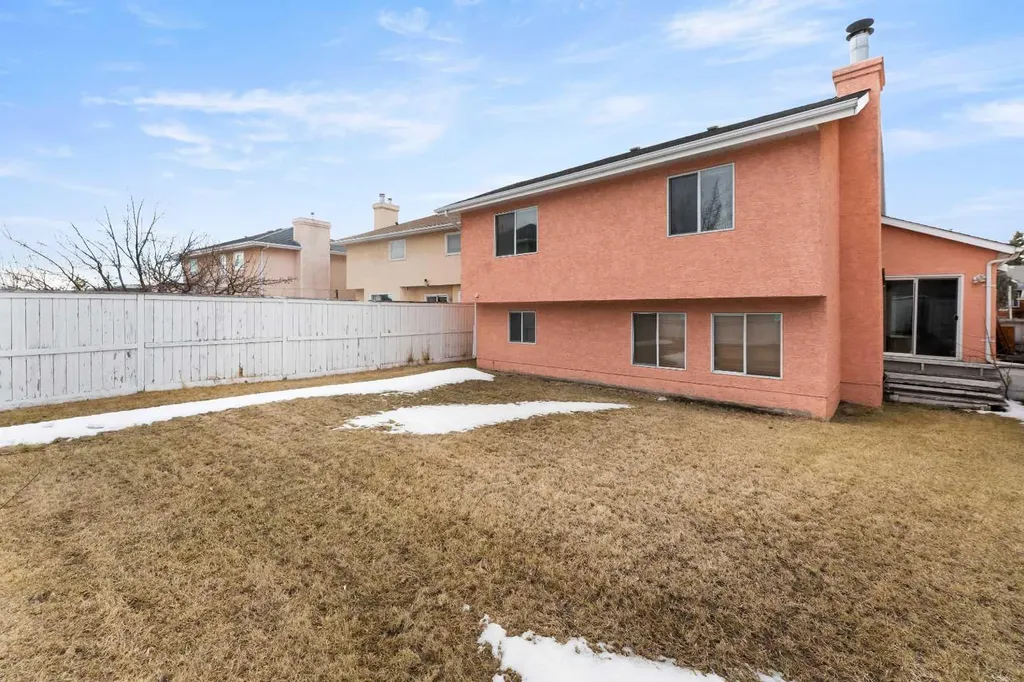 18 Coral Sands Place NE Calgary AB T3J3J3