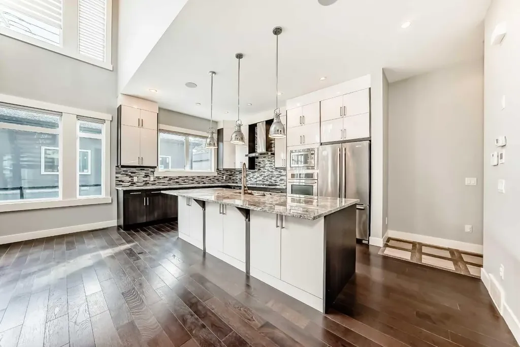 230 37 Street NW Calgary AB T2N 3B7
