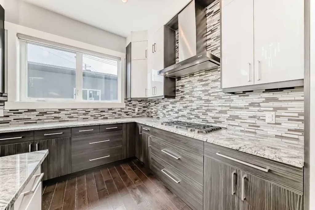 230 37 Street NW Calgary AB T2N 3B7
