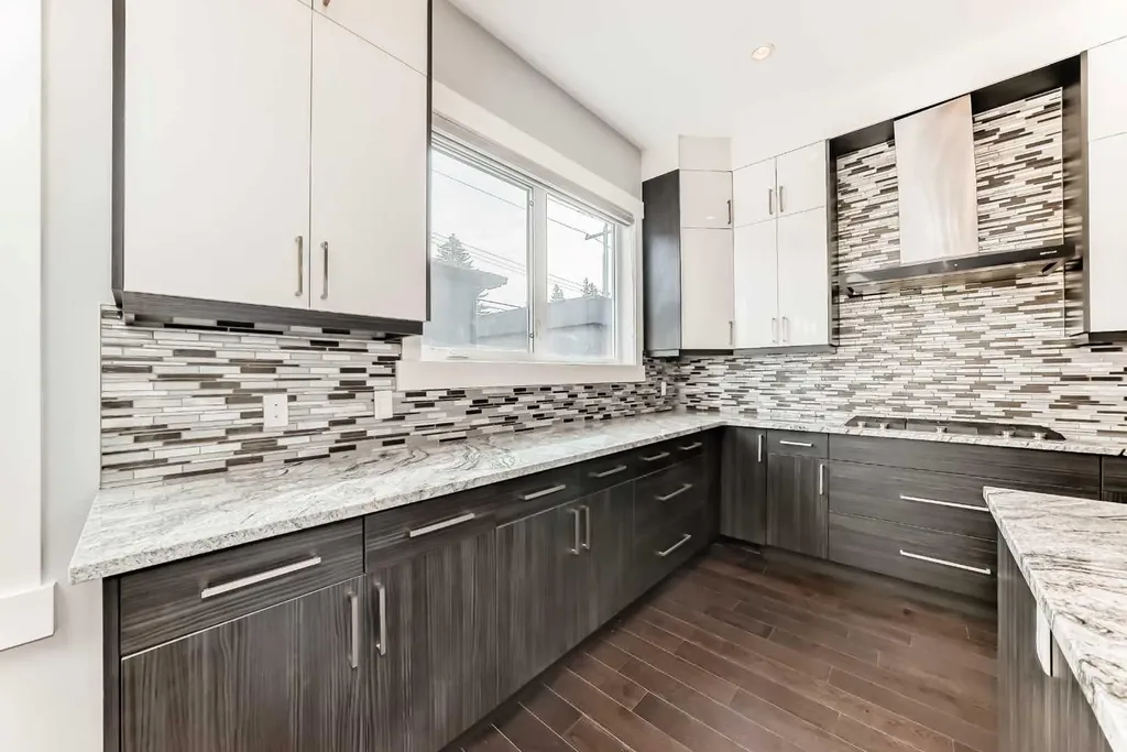 230 37 Street NW Calgary AB T2N 3B7