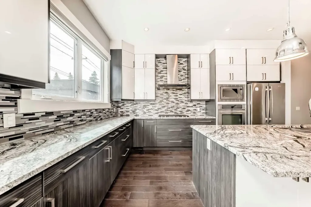 230 37 Street NW Calgary AB T2N 3B7