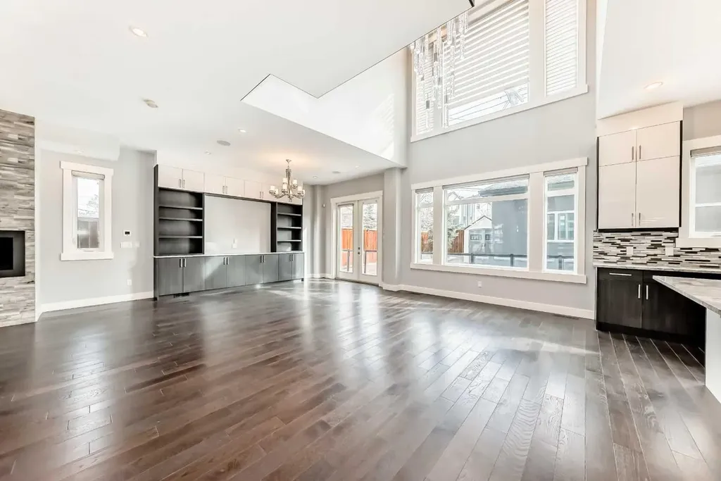 230 37 Street NW Calgary AB T2N 3B7
