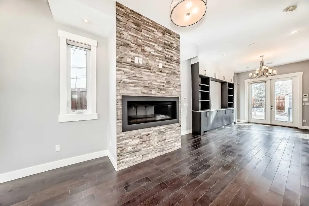 230 37 Street NW Calgary AB T2N 3B7