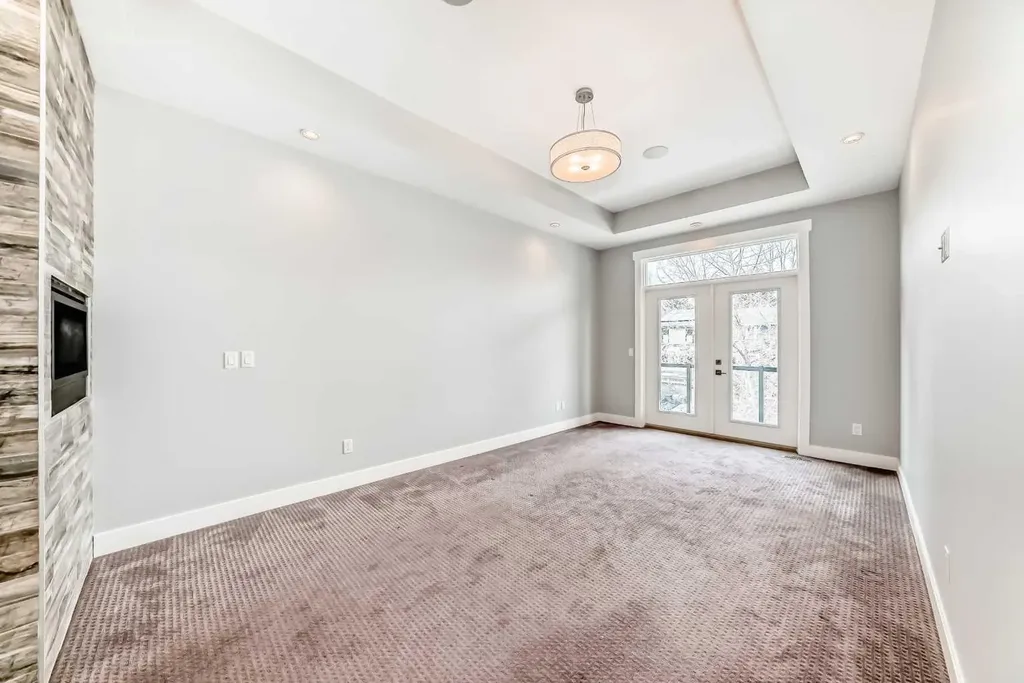 230 37 Street NW Calgary AB T2N 3B7