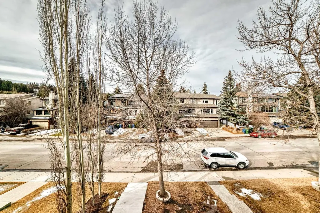 230 37 Street NW Calgary AB T2N 3B7