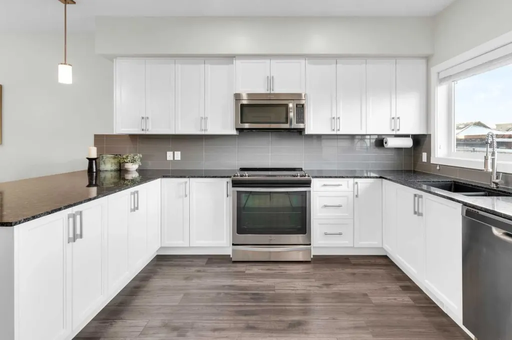 610 Hillcrest Road SW Airdrie AB T4B 4C8