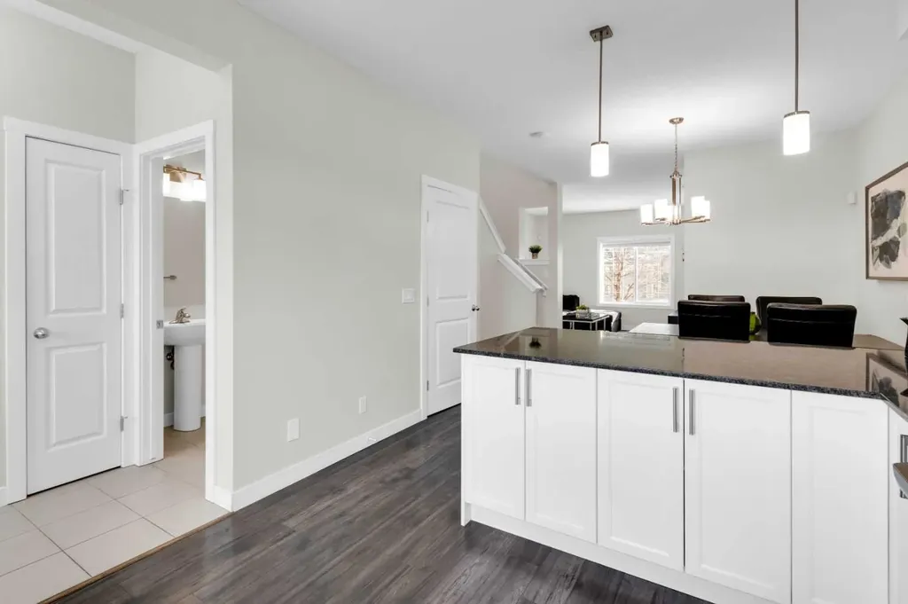 610 Hillcrest Road SW Airdrie AB T4B 4C8