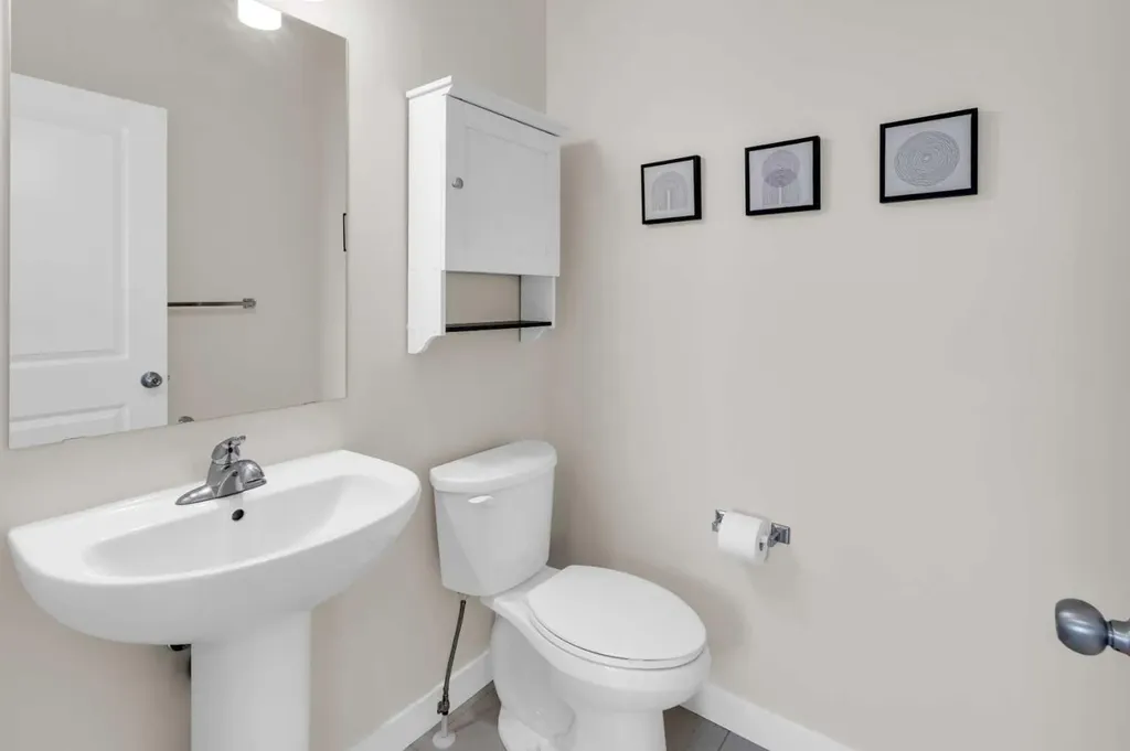610 Hillcrest Road SW Airdrie AB T4B 4C8