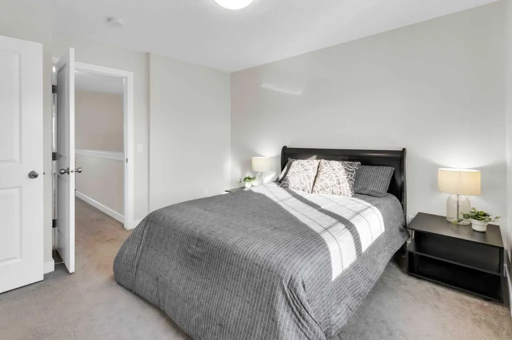 610 Hillcrest Road SW Airdrie AB T4B 4C8