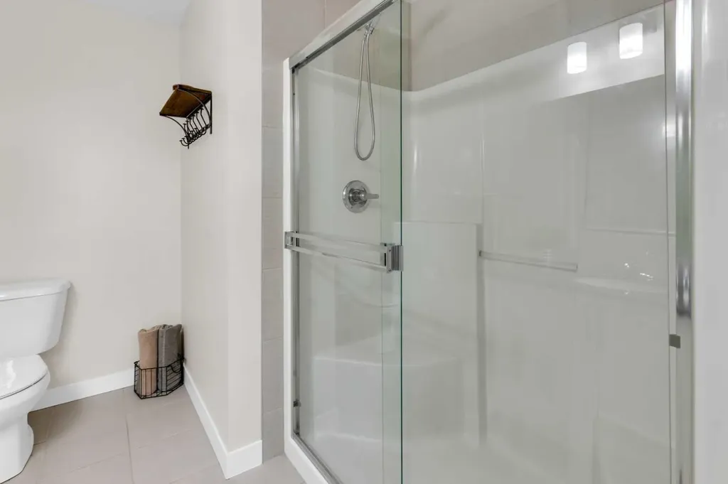610 Hillcrest Road SW Airdrie AB T4B 4C8