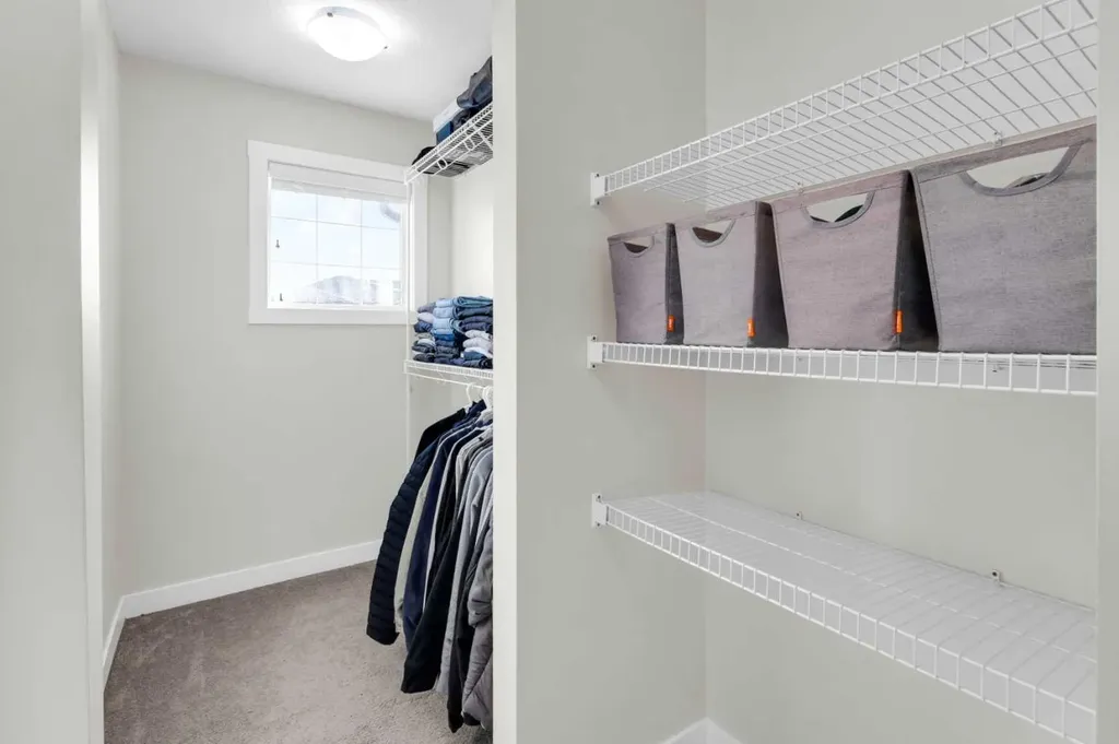 610 Hillcrest Road SW Airdrie AB T4B 4C8