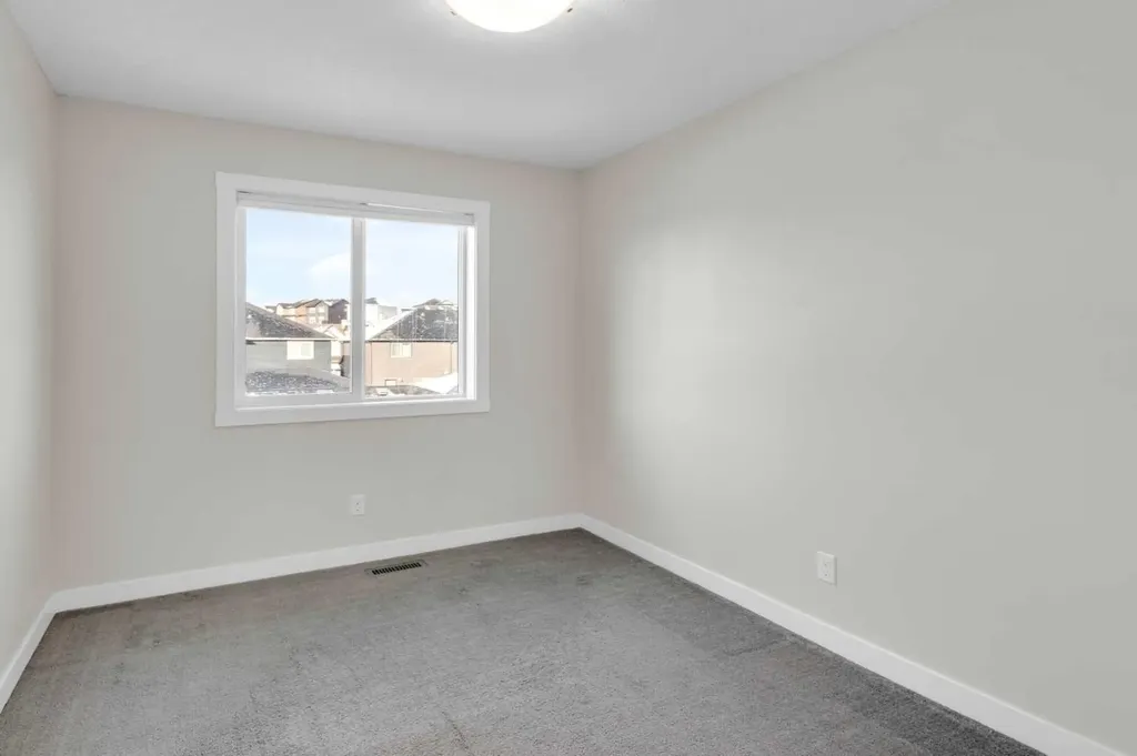 610 Hillcrest Road SW Airdrie AB T4B 4C8