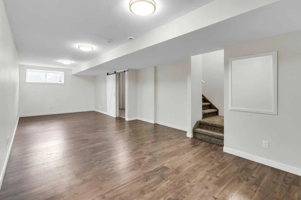 610 Hillcrest Road SW Airdrie AB T4B 4C8