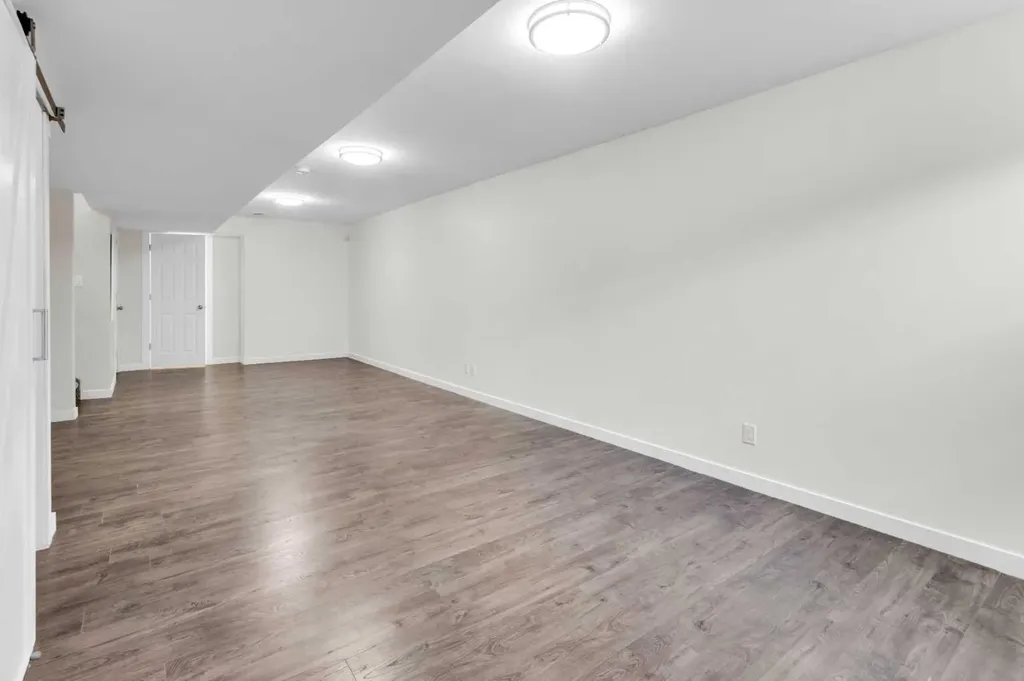 610 Hillcrest Road SW Airdrie AB T4B 4C8