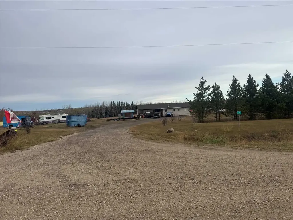 712016 Range Road 72a W Dimsdale AB T8W 5H5