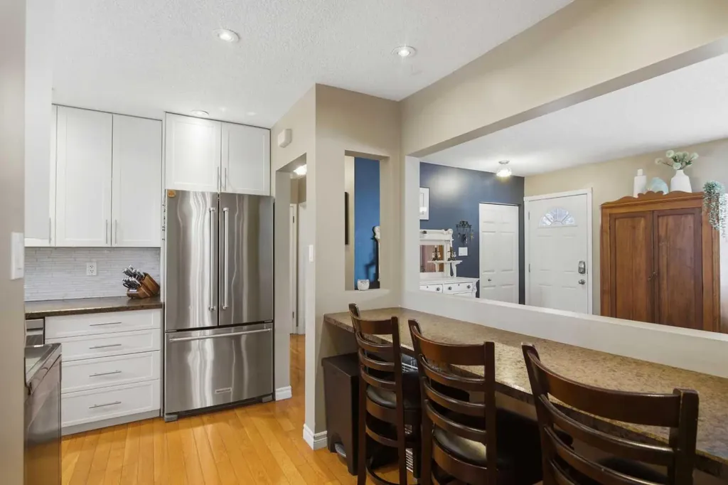 527 Athlone Road SE Calgary AB T2H 1V8