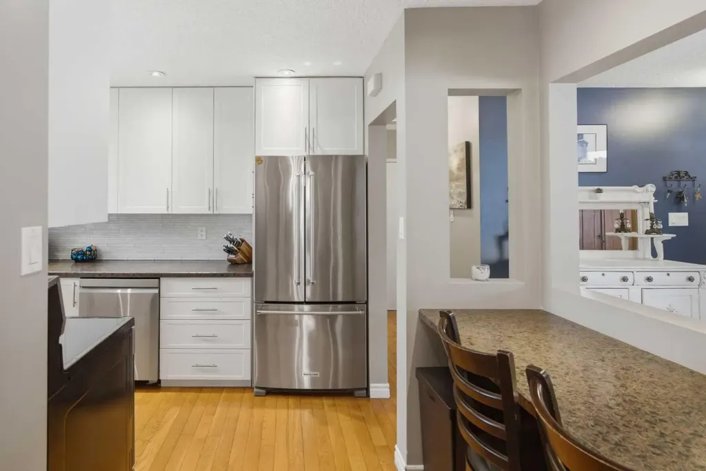 527 Athlone Road SE Calgary AB T2H 1V8
