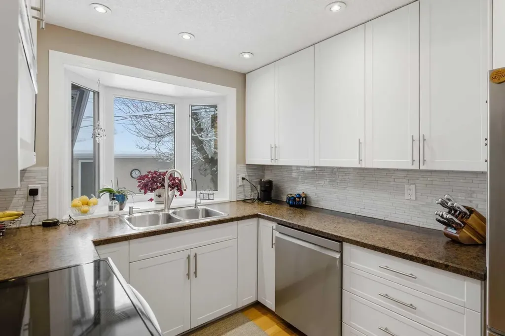 527 Athlone Road SE Calgary AB T2H 1V8