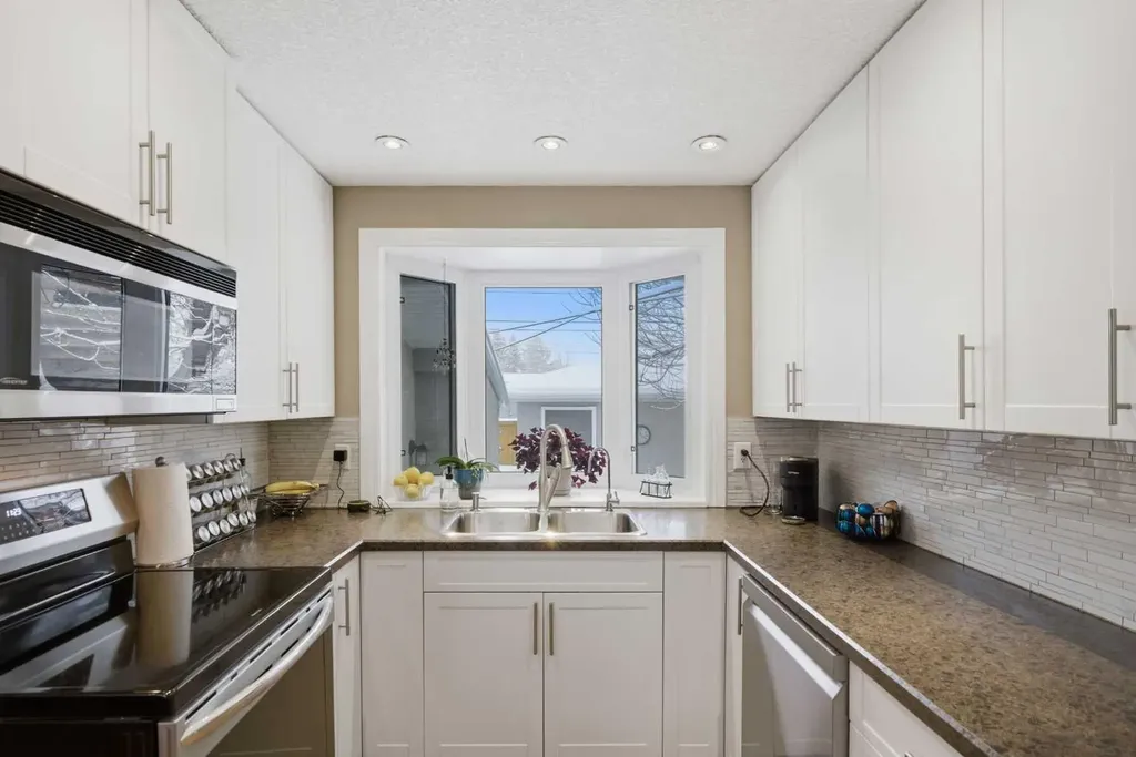 527 Athlone Road SE Calgary AB T2H 1V8