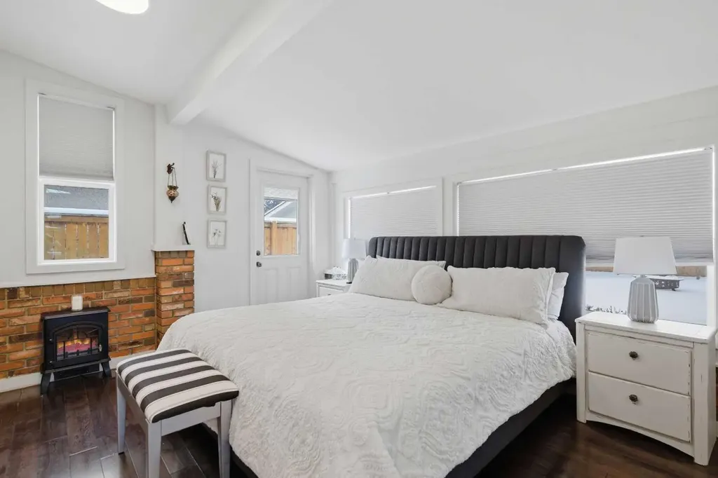 527 Athlone Road SE Calgary AB T2H 1V8
