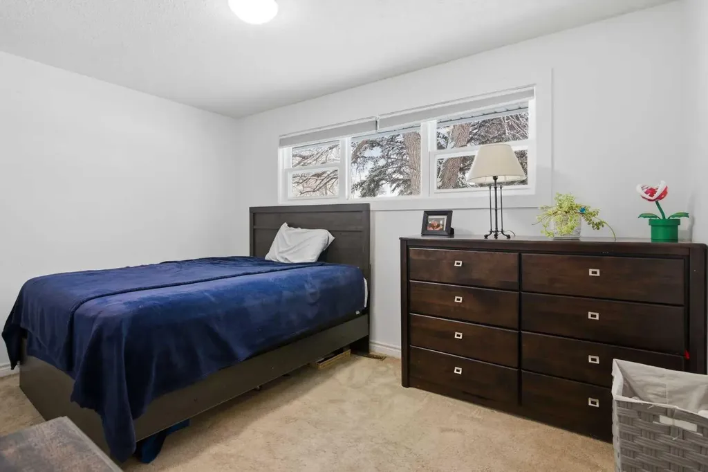 527 Athlone Road SE Calgary AB T2H 1V8