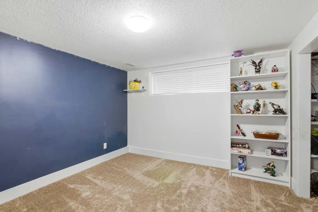 527 Athlone Road SE Calgary AB T2H 1V8