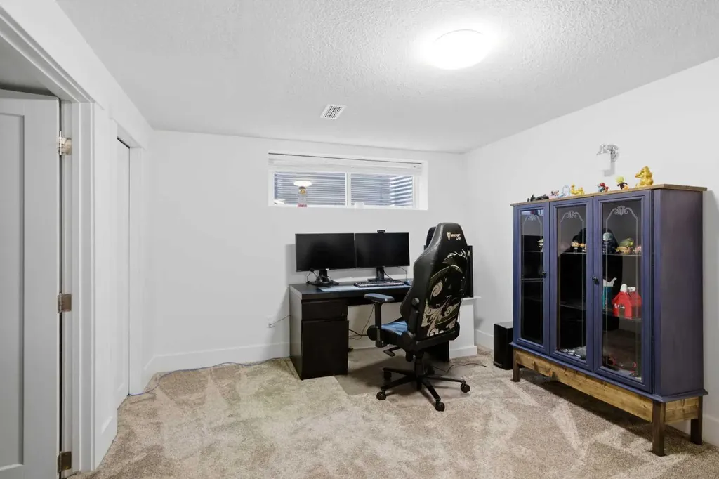 527 Athlone Road SE Calgary AB T2H 1V8