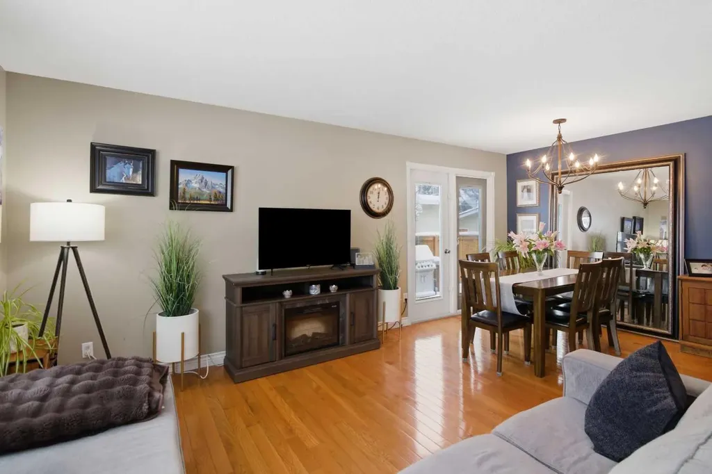 527 Athlone Road SE Calgary AB T2H 1V8