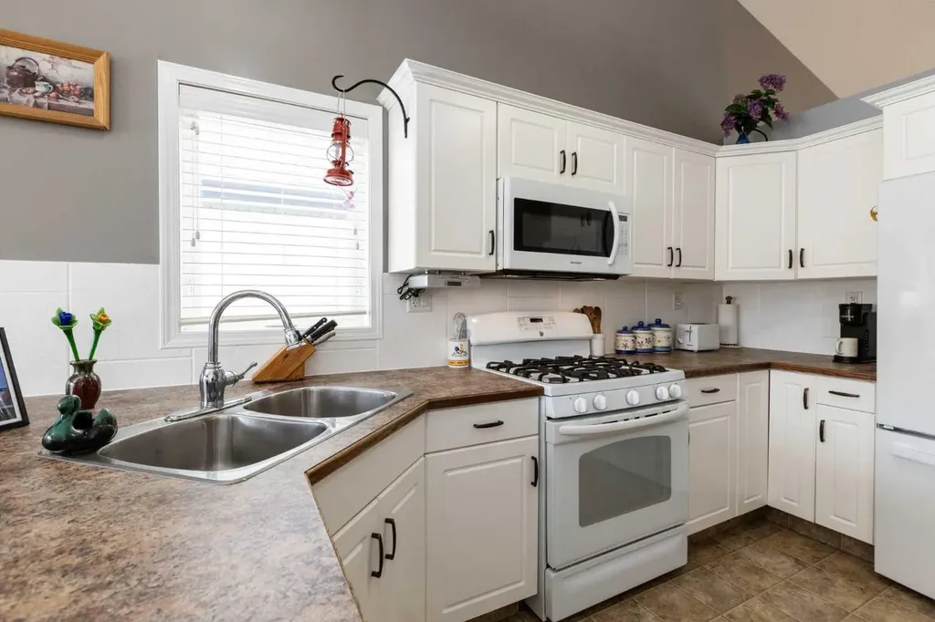 10 Hawthorne Way Penhold AB T0M1R0