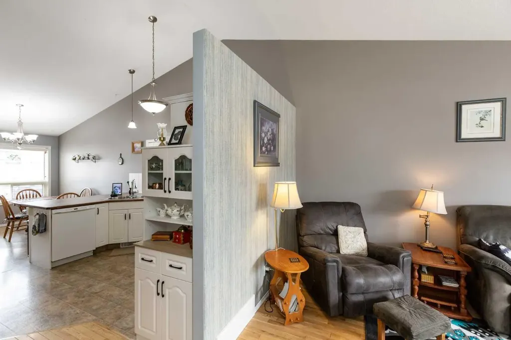 10 Hawthorne Way Penhold AB T0M1R0